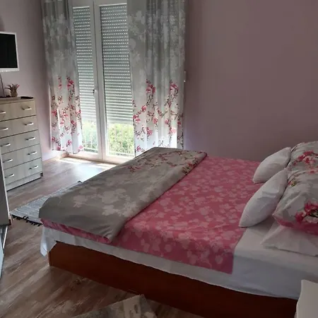 Mia Daire Šibenik